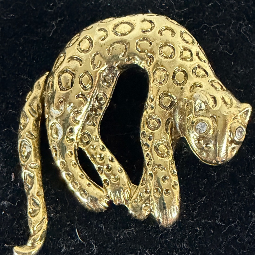 Vintage Gold Tone Leopard Brooch